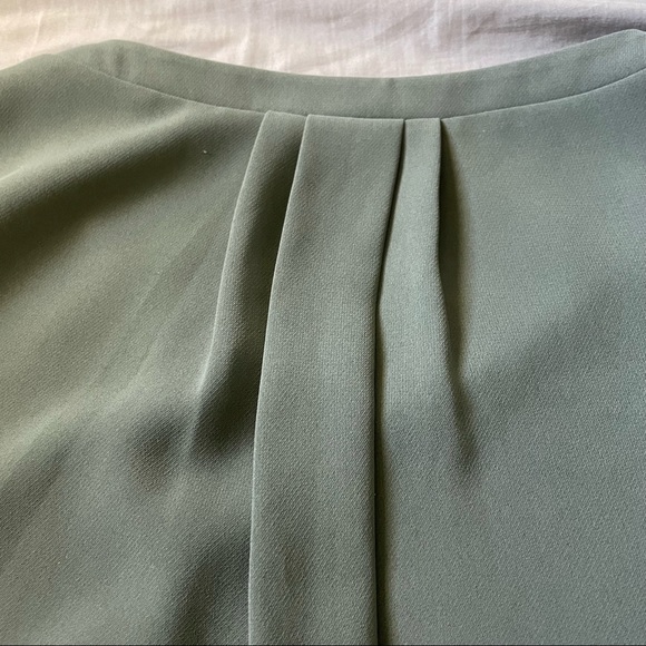 UNIQLO flowy blouse - Picture 8 of 9